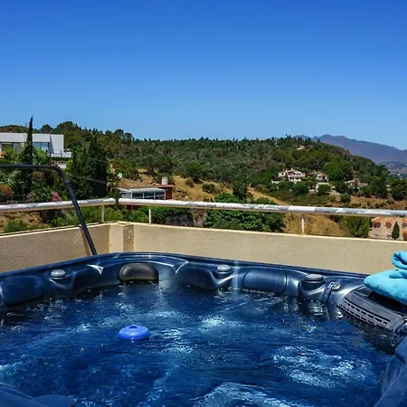 Spacious Castillo Sohail Penthouse With Jacuzzi By Costarentals - Ref 12 Fuengirola