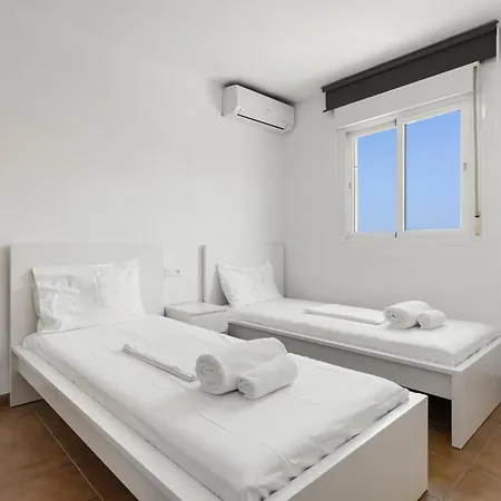 Spacious Castillo Sohail By Costarentals - Ref 12 * Fuengirola