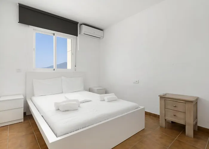 Spacious Castillo Sohail By Costarentals - Ref 12 Apartment Fuengirola