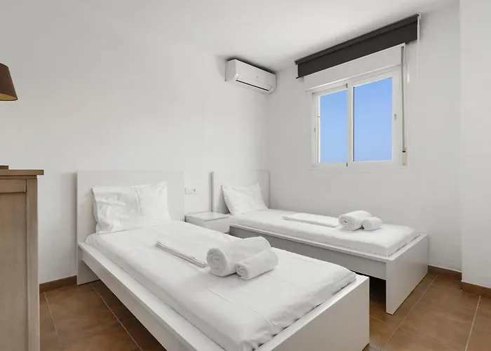 Spacious Castillo Sohail By Costarentals - Ref 12 * Fuengirola
