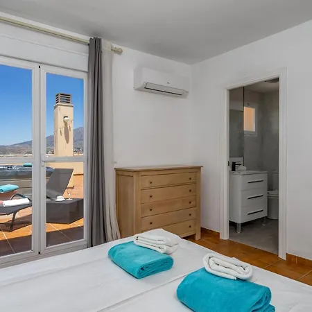 Spacious Castillo Sohail Penthouse With Jacuzzi By Costarentals - Ref 12